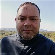 Offro aiuto, lezioni e ripetizioni per adolescenti ed adulti, anche stranieri di lingua madre francese o inglese. Aiuto anche con storia e letteratura italiana. Costruzione di moduli interdisciplinari per una visione d'insieme sulle materie umanistiche.